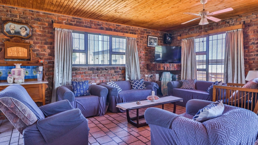 4 Bedroom Property for Sale in De Kelders Western Cape